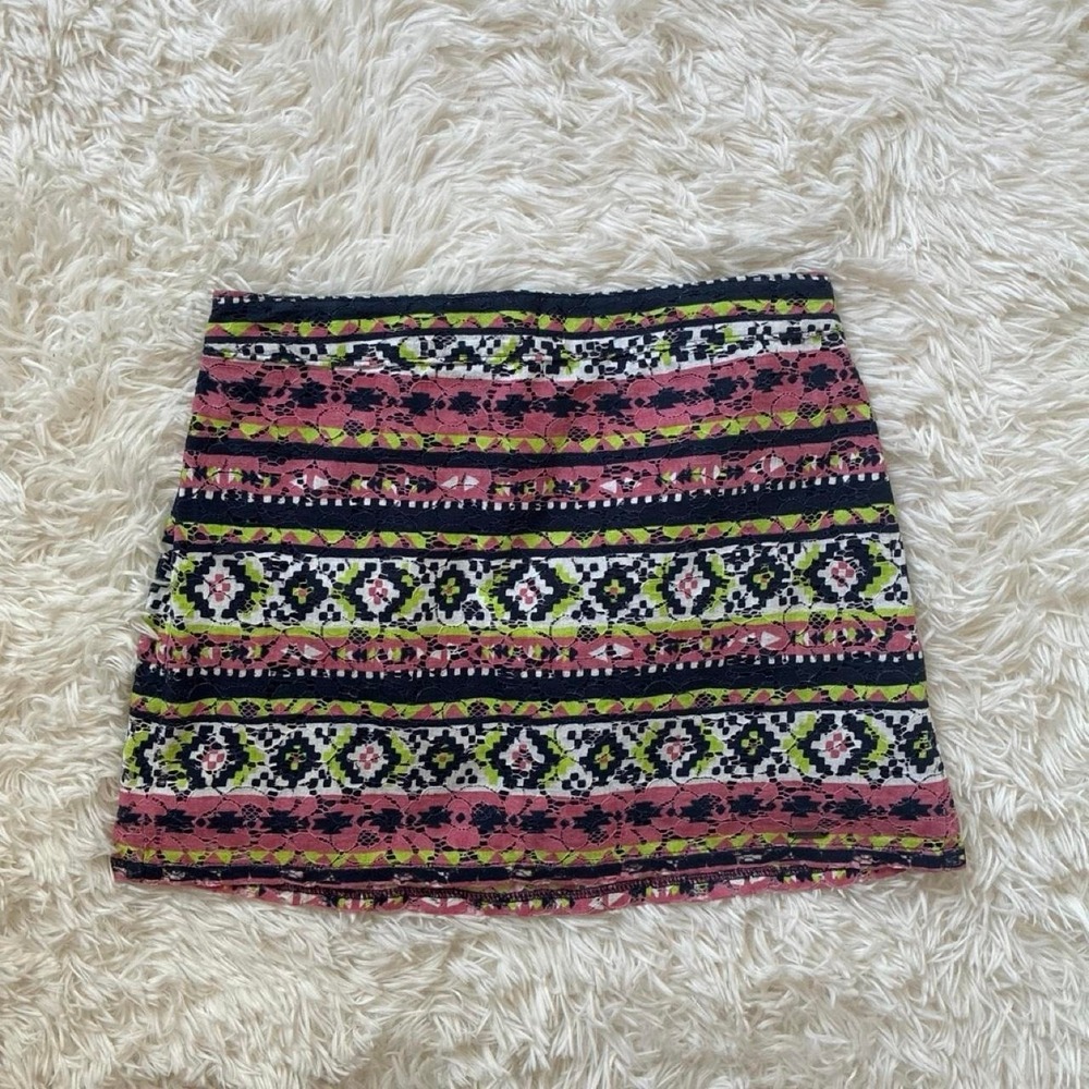 Y2K 2010s Hollister Co. mini skirt cute glam coquette geometric floral motifs